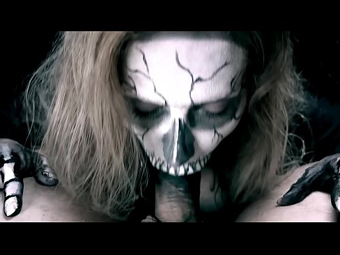 ❤️ Demon ti fi souse kòk chante ak bouch nwa li ak vale kom. Porno nan nou ️❤